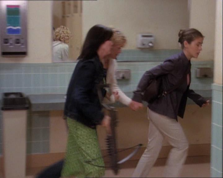 Charmed-Online-dot-net_121LoveHurts1435.jpg Charmed-Online-dot-net_121LoveHurts1435.jpg