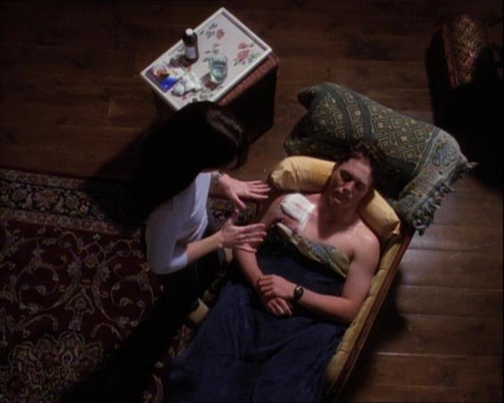 Charmed-Online-dot-net_121LoveHurts1442.jpg Charmed-Online-dot-net_121LoveHurts1442.jpg