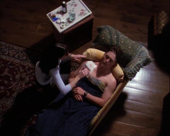 Charmed-Online-dot-net_121LoveHurts1444.jpg Charmed-Online-dot-net_121LoveHurts1444.jpg