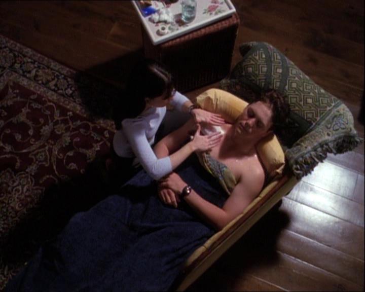 Charmed-Online-dot-net_121LoveHurts1447.jpg Charmed-Online-dot-net_121LoveHurts1447.jpg