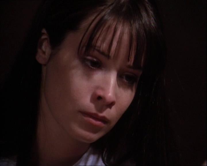 Charmed-Online-dot-net_121LoveHurts1467.jpg Charmed-Online-dot-net_121LoveHurts1467.jpg
