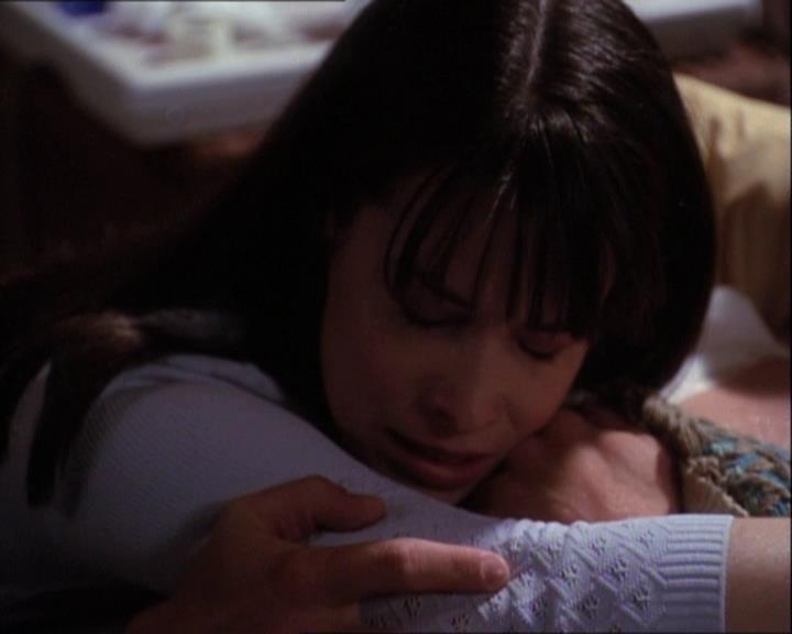 Charmed-Online-dot-net_121LoveHurts1479.jpg Charmed-Online-dot-net_121LoveHurts1479.jpg