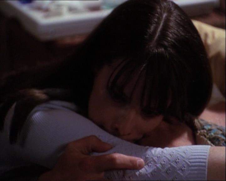 Charmed-Online-dot-net_121LoveHurts1480.jpg Charmed-Online-dot-net_121LoveHurts1480.jpg