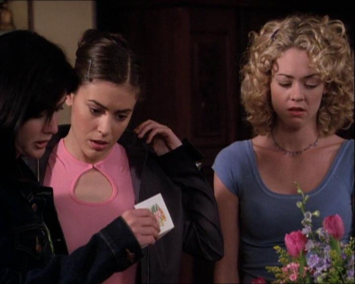 Charmed-Online-dot-net_121LoveHurts1496.jpg Charmed-Online-dot-net_121LoveHurts1496.jpg