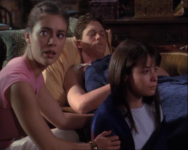 Charmed-Online-dot-net_121LoveHurts1535.jpg Charmed-Online-dot-net_121LoveHurts1535.jpg
