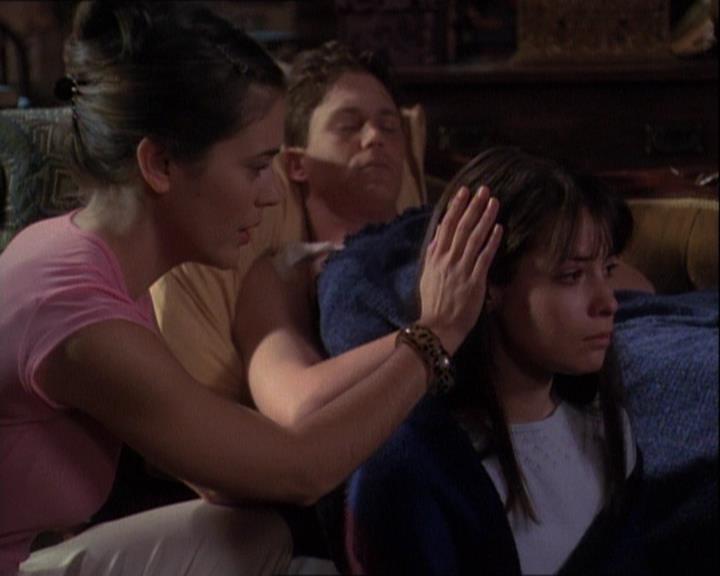 Charmed-Online-dot-net_121LoveHurts1538.jpg Charmed-Online-dot-net_121LoveHurts1538.jpg