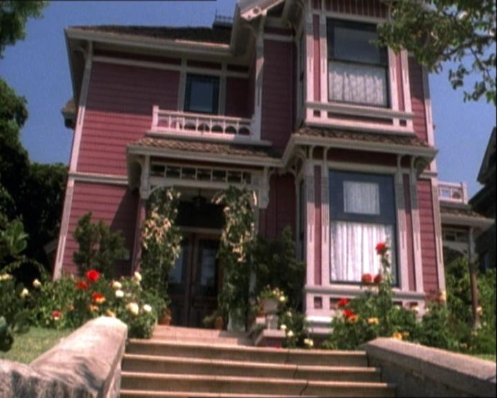 Charmed-Online-dot-net_121LoveHurts1544.jpg Charmed-Online-dot-net_121LoveHurts1544.jpg