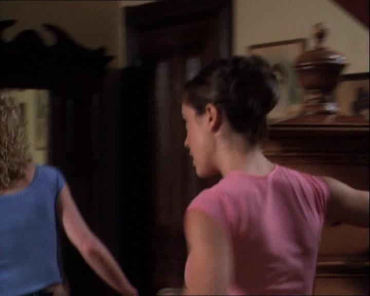 Charmed-Online-dot-net_121LoveHurts1546.jpg Charmed-Online-dot-net_121LoveHurts1546.jpg