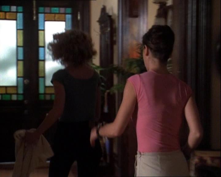 Charmed-Online-dot-net_121LoveHurts1548.jpg Charmed-Online-dot-net_121LoveHurts1548.jpg