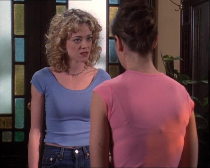 Charmed-Online-dot-net_121LoveHurts1569.jpg Charmed-Online-dot-net_121LoveHurts1569.jpg