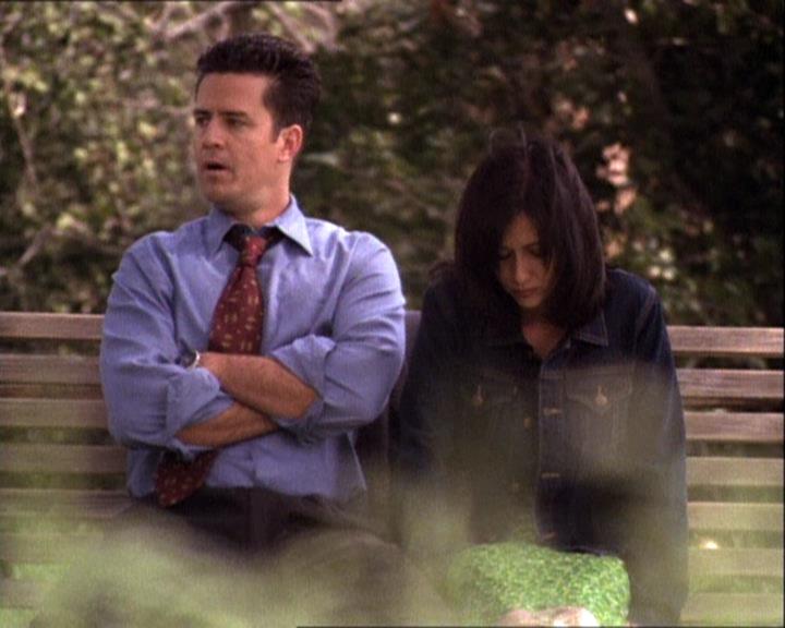 Charmed-Online-dot-net_121LoveHurts1650.jpg Charmed-Online-dot-net_121LoveHurts1650.jpg