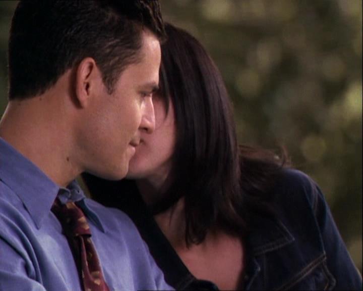 Charmed-Online-dot-net_121LoveHurts1679.jpg Charmed-Online-dot-net_121LoveHurts1679.jpg