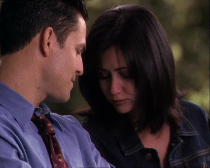 Charmed-Online-dot-net_121LoveHurts1682.jpg Charmed-Online-dot-net_121LoveHurts1682.jpg