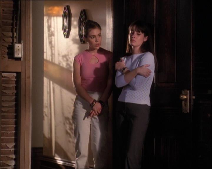 Charmed-Online-dot-net_121LoveHurts1700.jpg Charmed-Online-dot-net_121LoveHurts1700.jpg