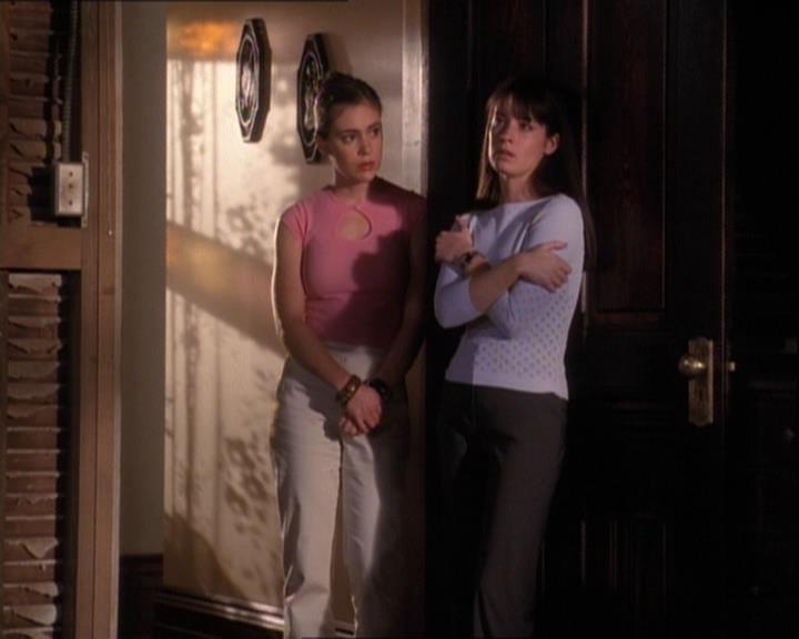Charmed-Online-dot-net_121LoveHurts1705.jpg Charmed-Online-dot-net_121LoveHurts1705.jpg