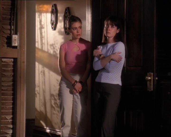 Charmed-Online-dot-net_121LoveHurts1706.jpg Charmed-Online-dot-net_121LoveHurts1706.jpg