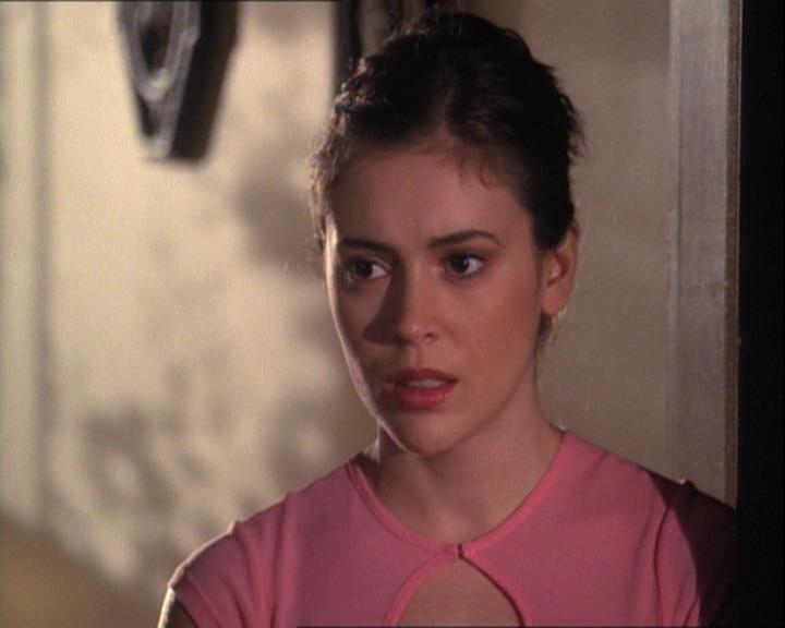 Charmed-Online-dot-net_121LoveHurts1712.jpg Charmed-Online-dot-net_121LoveHurts1712.jpg