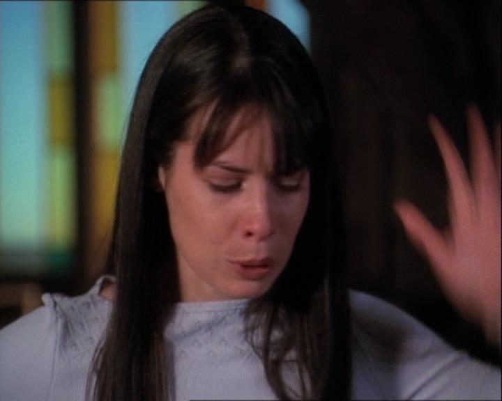 Charmed-Online-dot-net_121LoveHurts1723.jpg Charmed-Online-dot-net_121LoveHurts1723.jpg