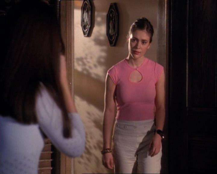 Charmed-Online-dot-net_121LoveHurts1734.jpg Charmed-Online-dot-net_121LoveHurts1734.jpg