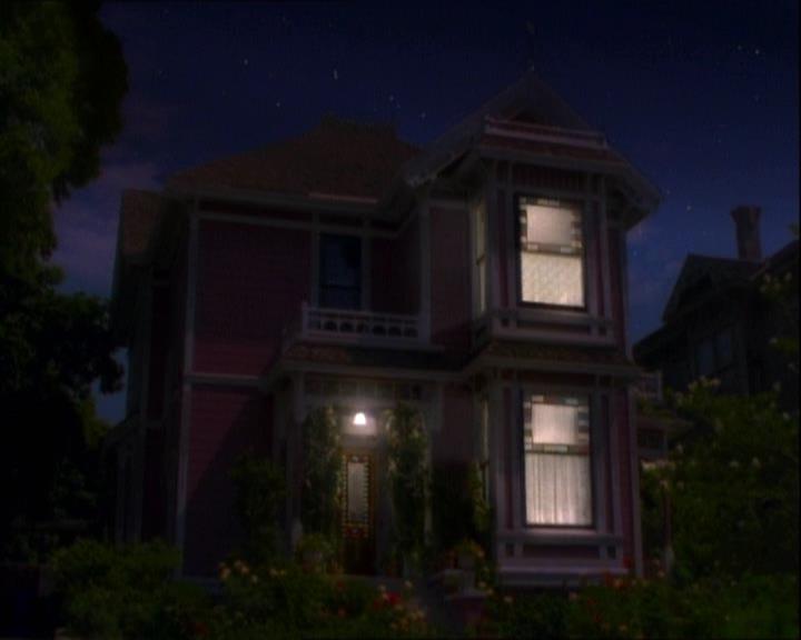 Charmed-Online-dot-net_121LoveHurts1766.jpg Charmed-Online-dot-net_121LoveHurts1766.jpg