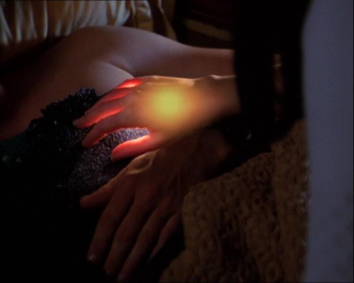 Charmed-Online-dot-net_121LoveHurts1795.jpg