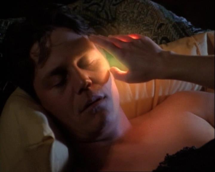 Charmed-Online-dot-net_121LoveHurts1800.jpg Charmed-Online-dot-net_121LoveHurts1800.jpg