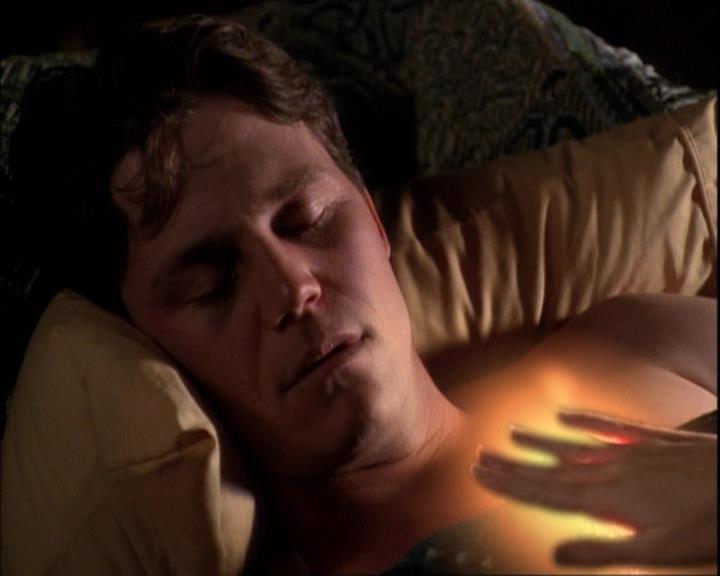 Charmed-Online-dot-net_121LoveHurts1804.jpg Charmed-Online-dot-net_121LoveHurts1804.jpg