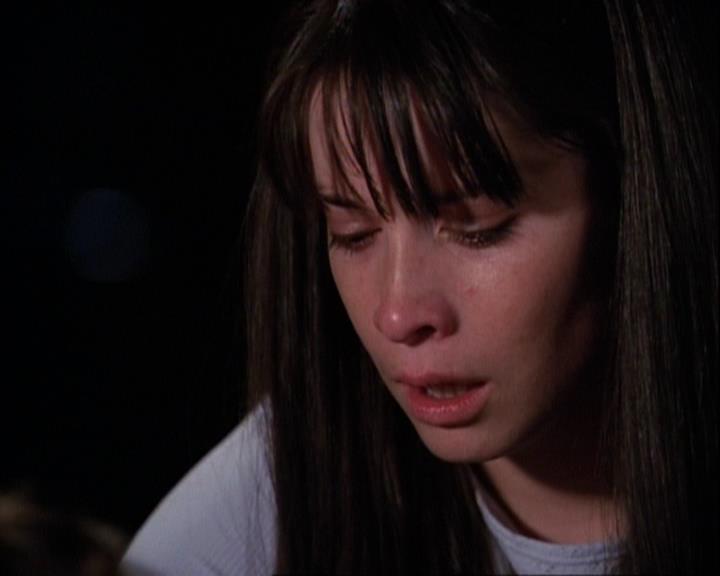Charmed-Online-dot-net_121LoveHurts1810.jpg Charmed-Online-dot-net_121LoveHurts1810.jpg
