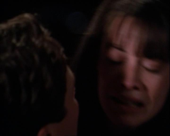 Charmed-Online-dot-net_121LoveHurts1816.jpg
