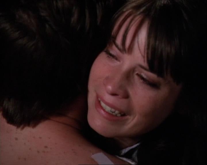 Charmed-Online-dot-net_121LoveHurts1823.jpg Charmed-Online-dot-net_121LoveHurts1823.jpg
