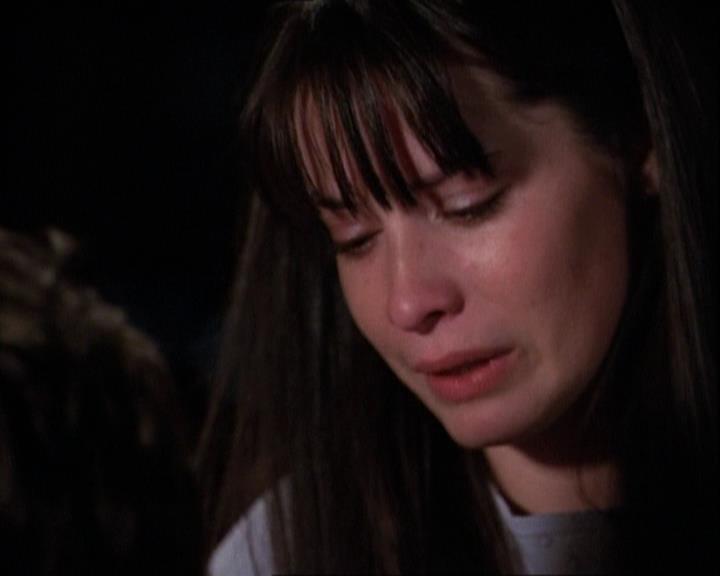Charmed-Online-dot-net_121LoveHurts1837.jpg Charmed-Online-dot-net_121LoveHurts1837.jpg