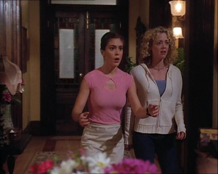 Charmed-Online-dot-net_121LoveHurts1855.jpg Charmed-Online-dot-net_121LoveHurts1855.jpg