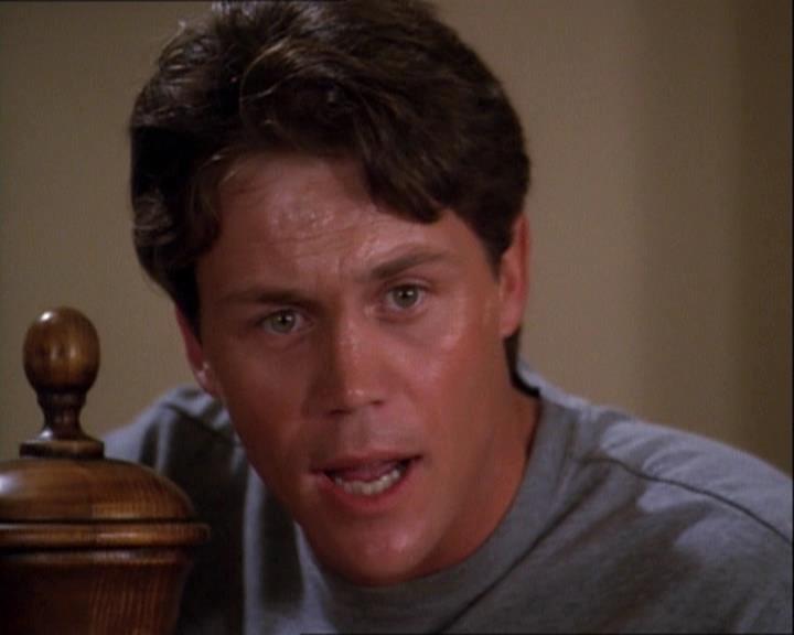 Charmed-Online-dot-net_121LoveHurts1859.jpg Charmed-Online-dot-net_121LoveHurts1859.jpg