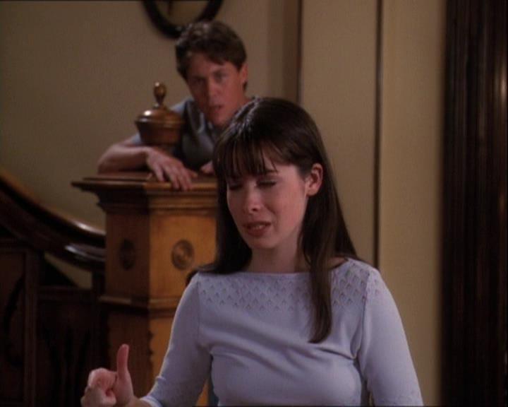 Charmed-Online-dot-net_121LoveHurts1863.jpg Charmed-Online-dot-net_121LoveHurts1863.jpg