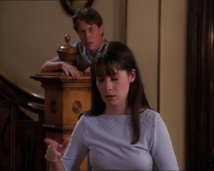 Charmed-Online-dot-net_121LoveHurts1864.jpg Charmed-Online-dot-net_121LoveHurts1864.jpg