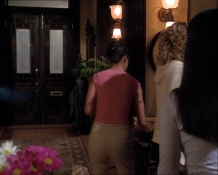 Charmed-Online-dot-net_121LoveHurts1867.jpg Charmed-Online-dot-net_121LoveHurts1867.jpg