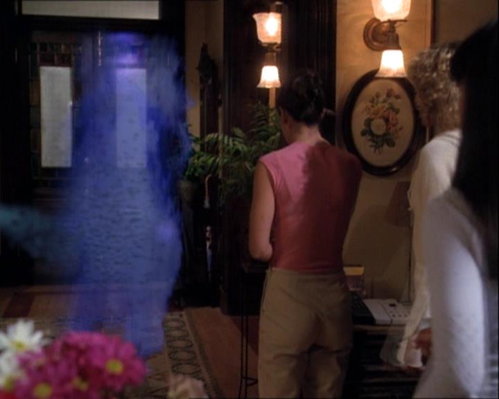 Charmed-Online-dot-net_121LoveHurts1868.jpg Charmed-Online-dot-net_121LoveHurts1868.jpg