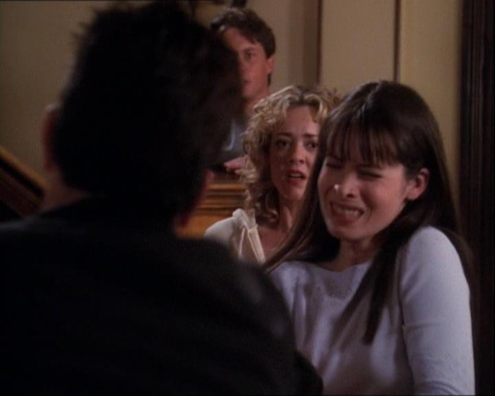 Charmed-Online-dot-net_121LoveHurts1872.jpg Charmed-Online-dot-net_121LoveHurts1872.jpg