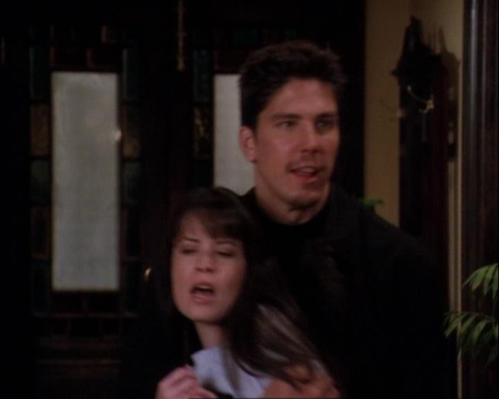 Charmed-Online-dot-net_121LoveHurts1874.jpg Charmed-Online-dot-net_121LoveHurts1874.jpg