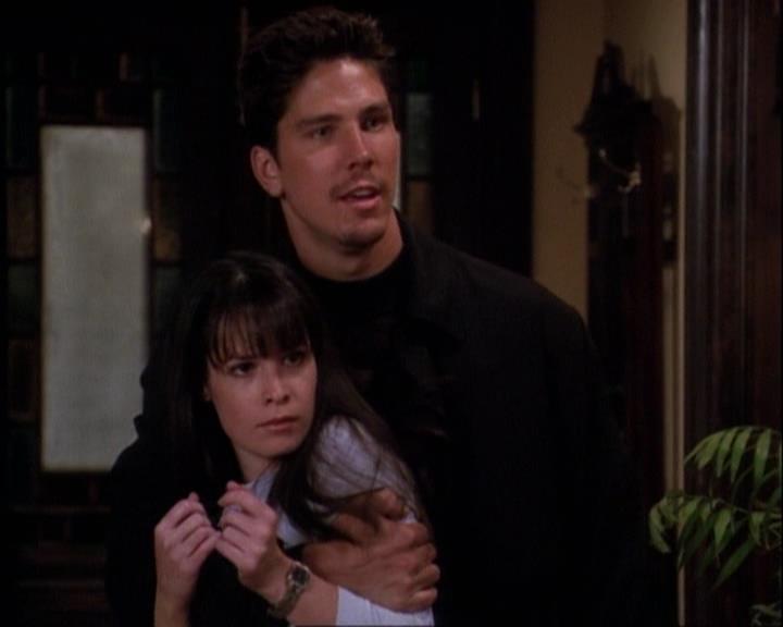 Charmed-Online-dot-net_121LoveHurts1879.jpg Charmed-Online-dot-net_121LoveHurts1879.jpg