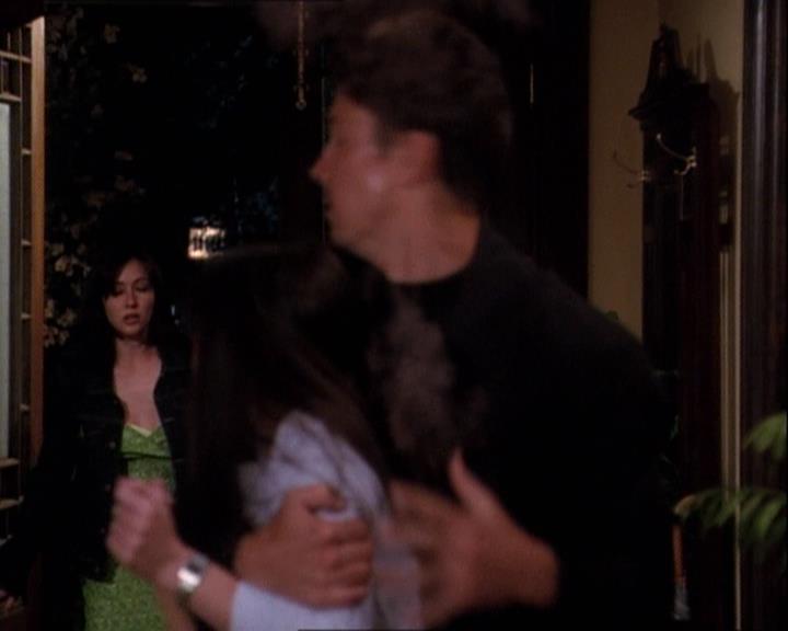 Charmed-Online-dot-net_121LoveHurts1893.jpg
