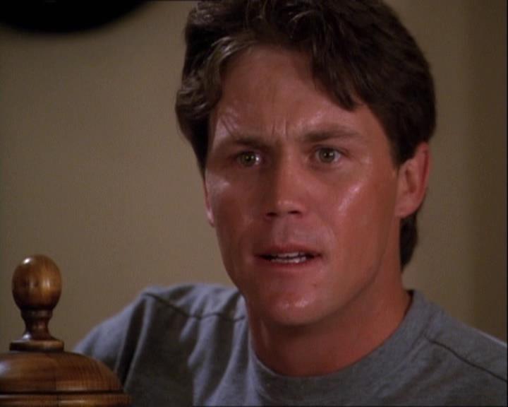 Charmed-Online-dot-net_121LoveHurts1901.jpg Charmed-Online-dot-net_121LoveHurts1901.jpg