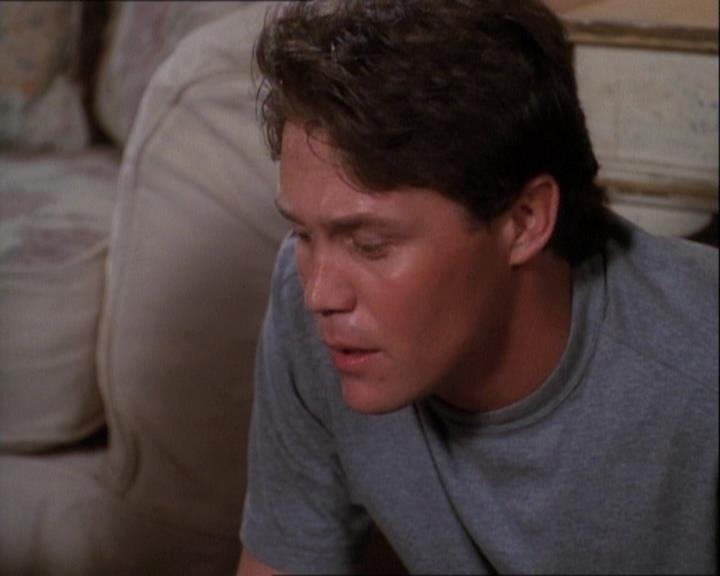 Charmed-Online-dot-net_121LoveHurts1923.jpg Charmed-Online-dot-net_121LoveHurts1923.jpg