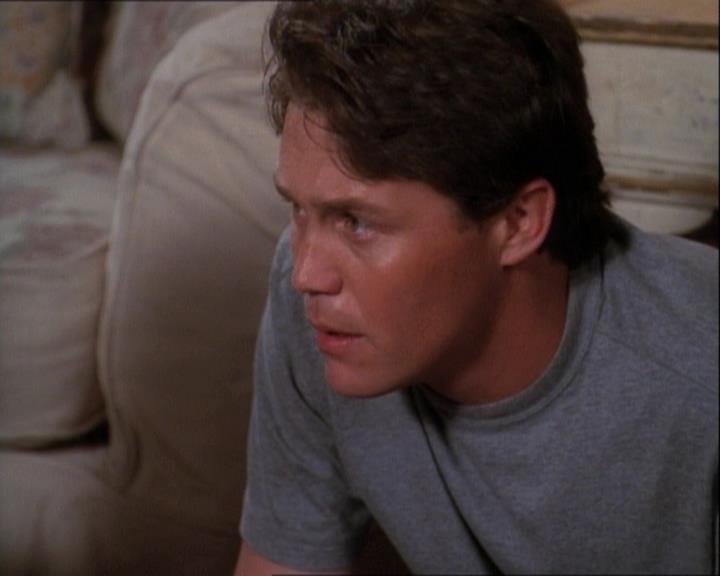 Charmed-Online-dot-net_121LoveHurts1924.jpg Charmed-Online-dot-net_121LoveHurts1924.jpg