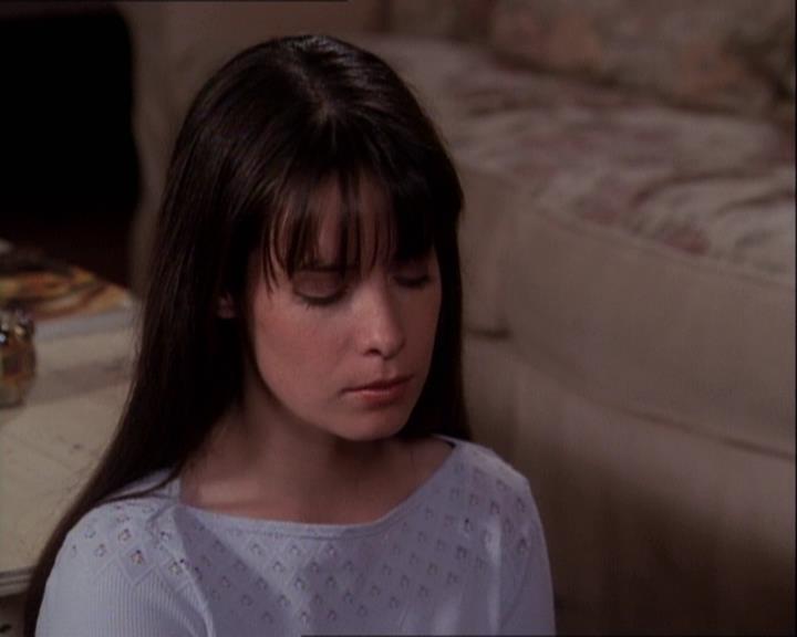 Charmed-Online-dot-net_121LoveHurts1932.jpg Charmed-Online-dot-net_121LoveHurts1932.jpg