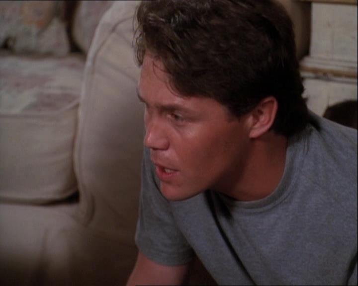 Charmed-Online-dot-net_121LoveHurts1940.jpg Charmed-Online-dot-net_121LoveHurts1940.jpg