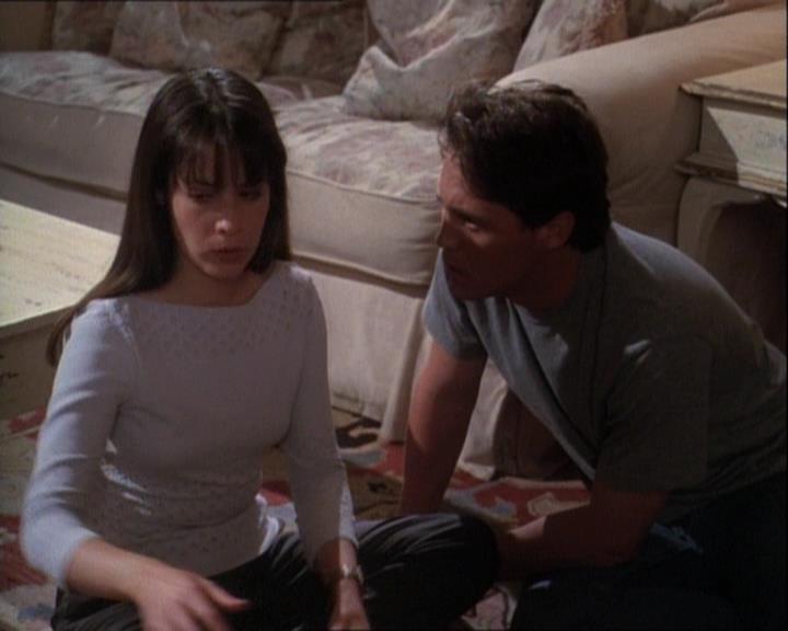 Charmed-Online-dot-net_121LoveHurts1953.jpg Charmed-Online-dot-net_121LoveHurts1953.jpg