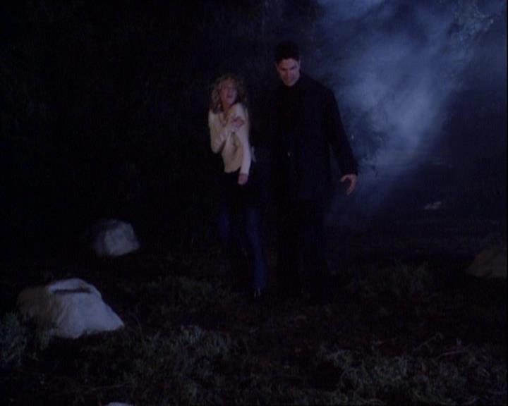 Charmed-Online-dot-net_121LoveHurts1981.jpg Charmed-Online-dot-net_121LoveHurts1981.jpg