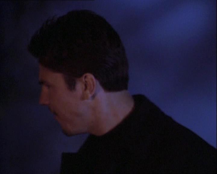 Charmed-Online-dot-net_121LoveHurts1985.jpg Charmed-Online-dot-net_121LoveHurts1985.jpg