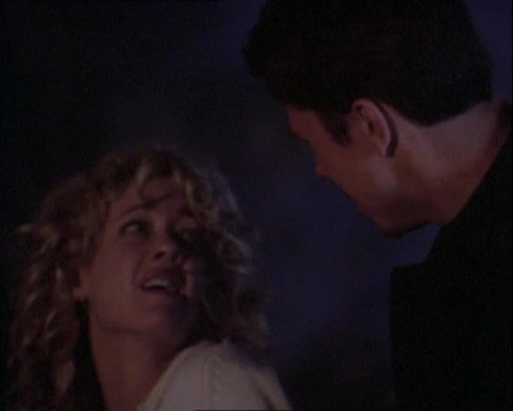 Charmed-Online-dot-net_121LoveHurts1988.jpg Charmed-Online-dot-net_121LoveHurts1988.jpg